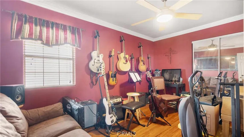 1 of 4 rooms