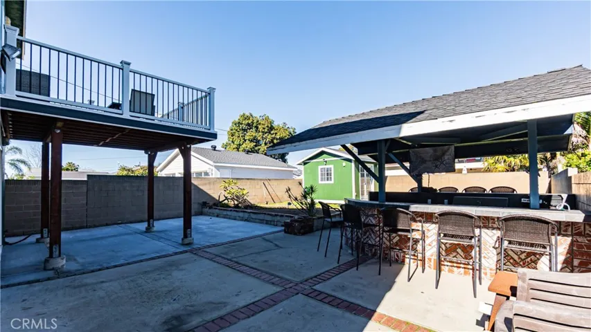 Spacious Backyard. Great for entertaining.