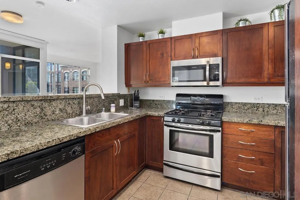 530 K St 303, San Diego, California 92101 home-pic-10