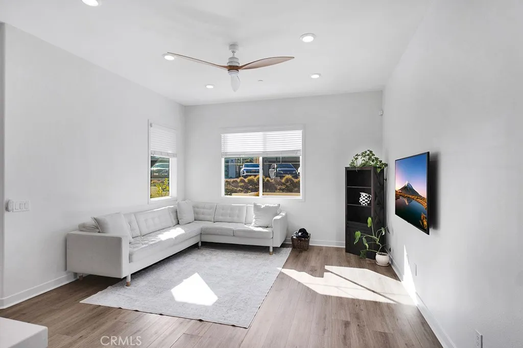 27238 Red Willow Court, Valencia, California 91381 home-pic-7