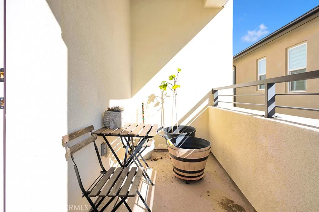 27238 Red Willow Court, Valencia, California 91381 home-pic-27