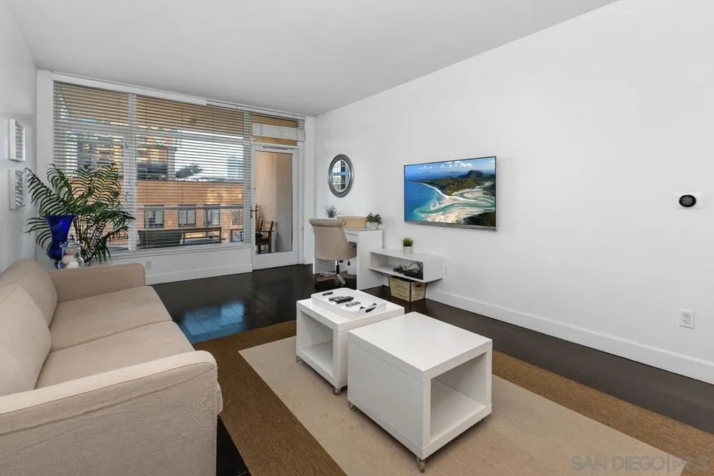 427 9th Ave 601, San Diego, California 92101 home-pic-3