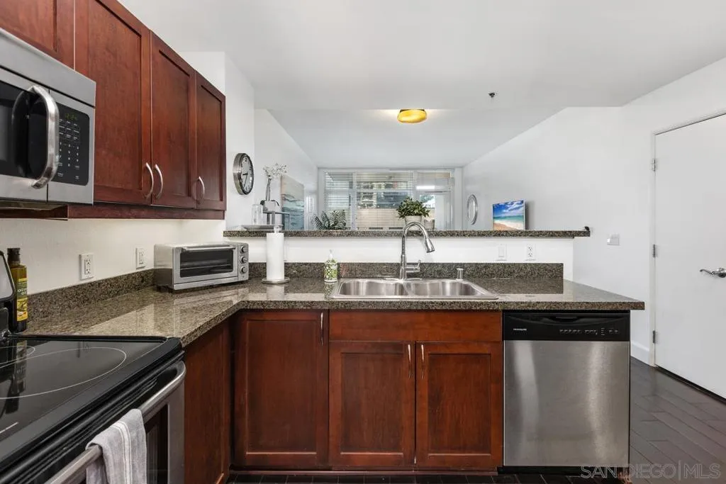 427 9th Ave 601, San Diego, California 92101 home-pic-8
