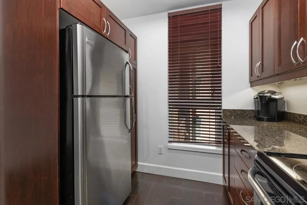 427 9th Ave 601, San Diego, California 92101 home-pic-7