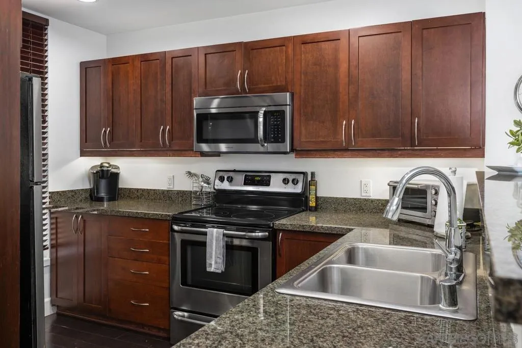 427 9th Ave 601, San Diego, California 92101 home-pic-6