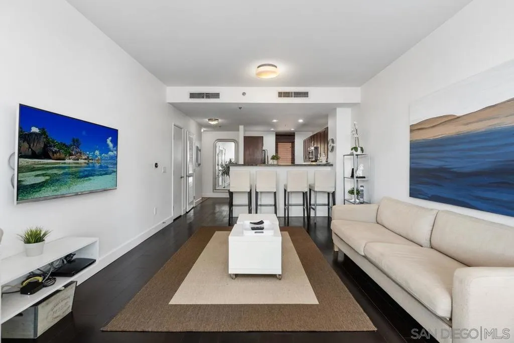 427 9th Ave 601, San Diego, California 92101 home-pic-1