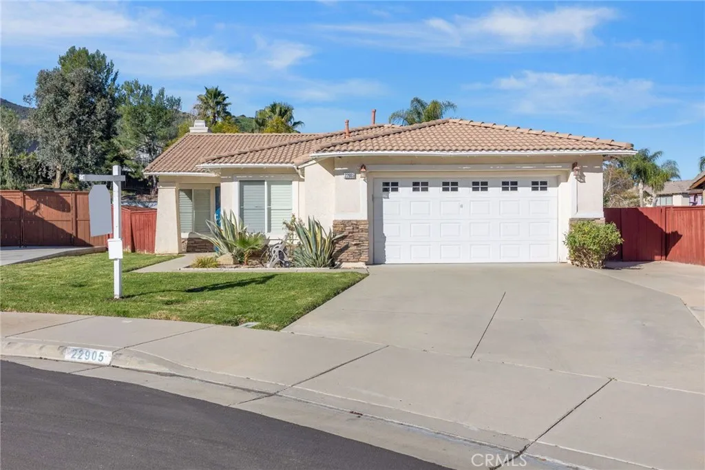 22905 Canyon View Drive, Corona, California 92883 home-pic-1