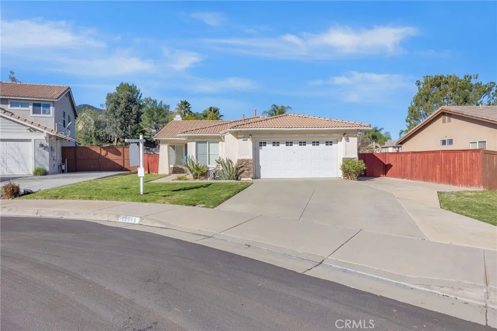 22905 Canyon View Drive, Corona, California 92883 home-pic-2