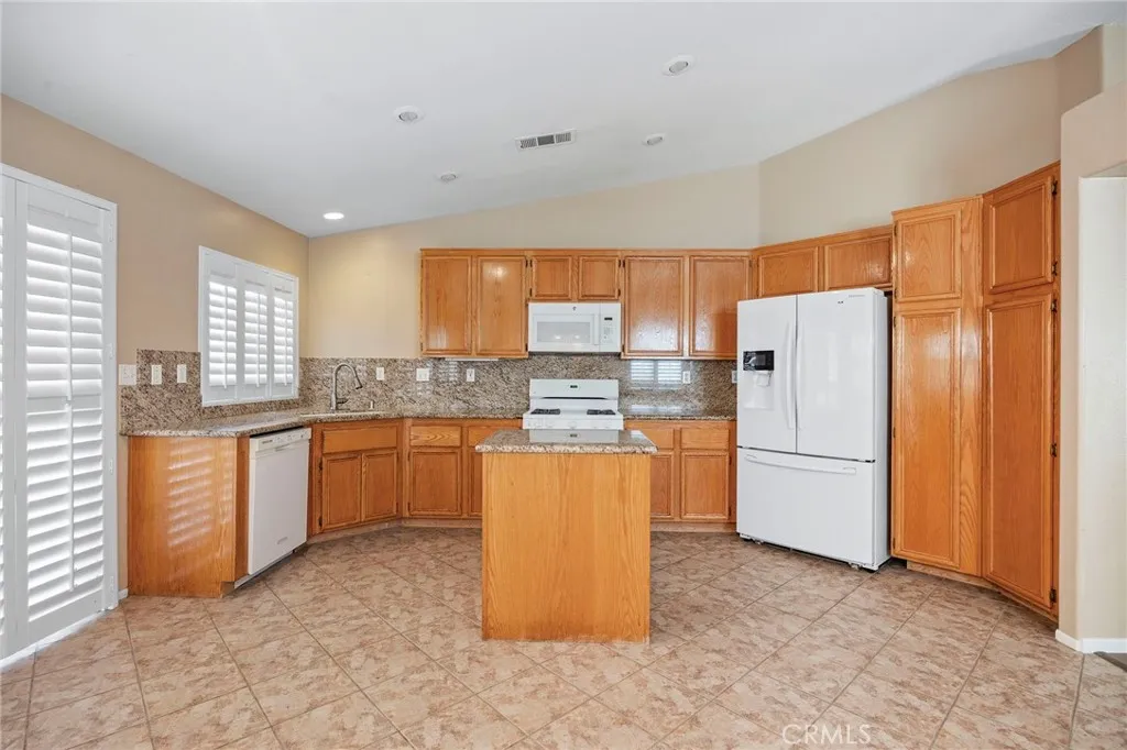 22905 Canyon View Drive, Corona, California 92883 home-pic-10