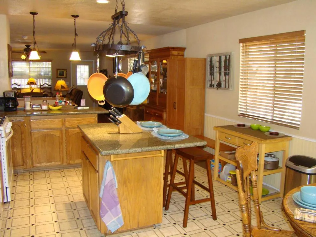 230 Vista Avenue, Sugarloaf, California 92386 home-pic-13