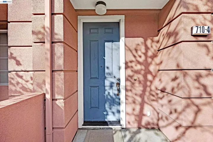 710 City Walk Pl 4, Hayward, California 94541