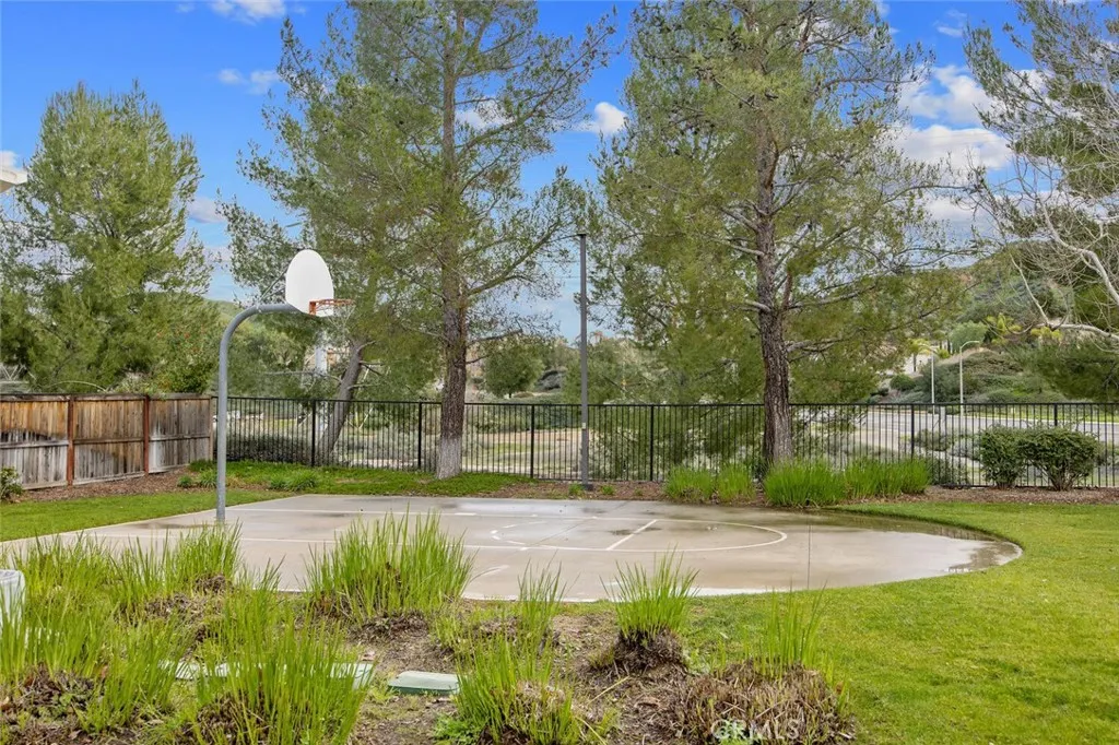 28534 Old Spanish, Saugus, California 91390 home-pic-25
