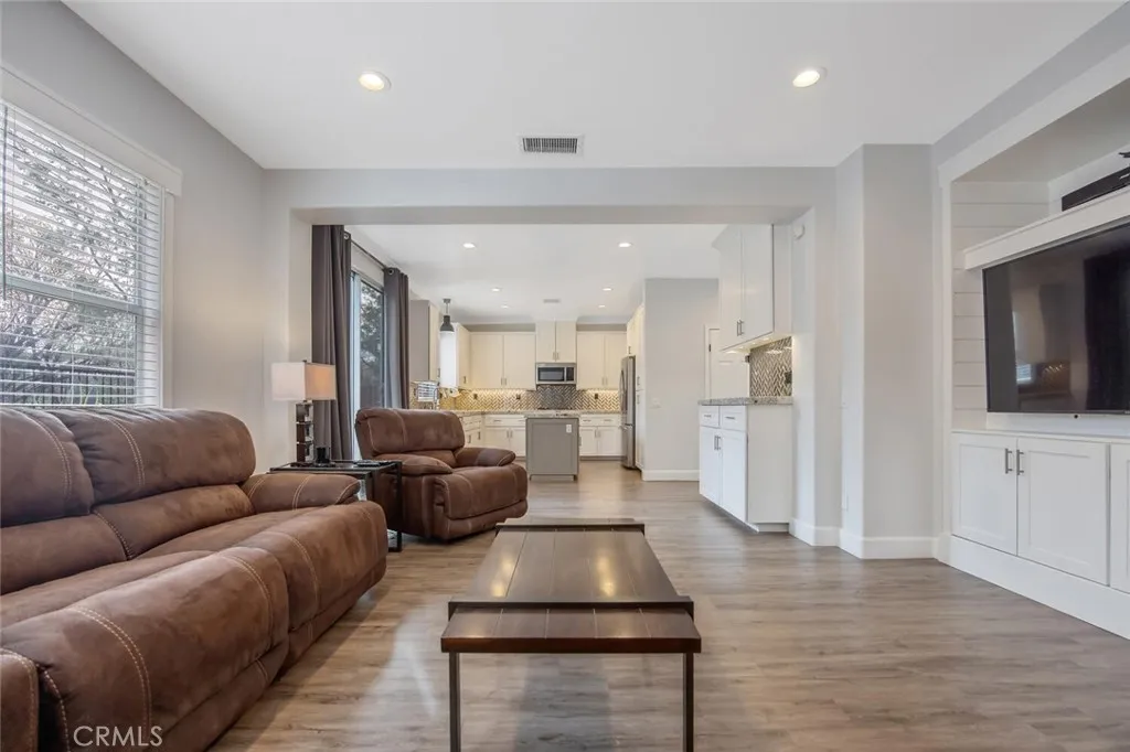 28534 Old Spanish, Saugus, California 91390 home-pic-9