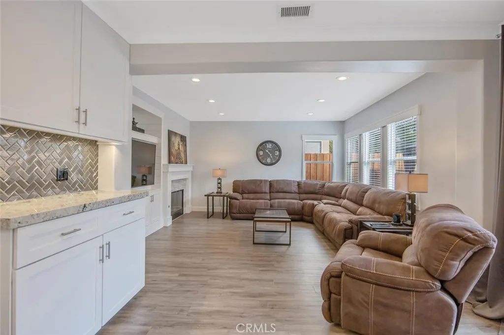 28534 Old Spanish, Saugus, California 91390 home-pic-10