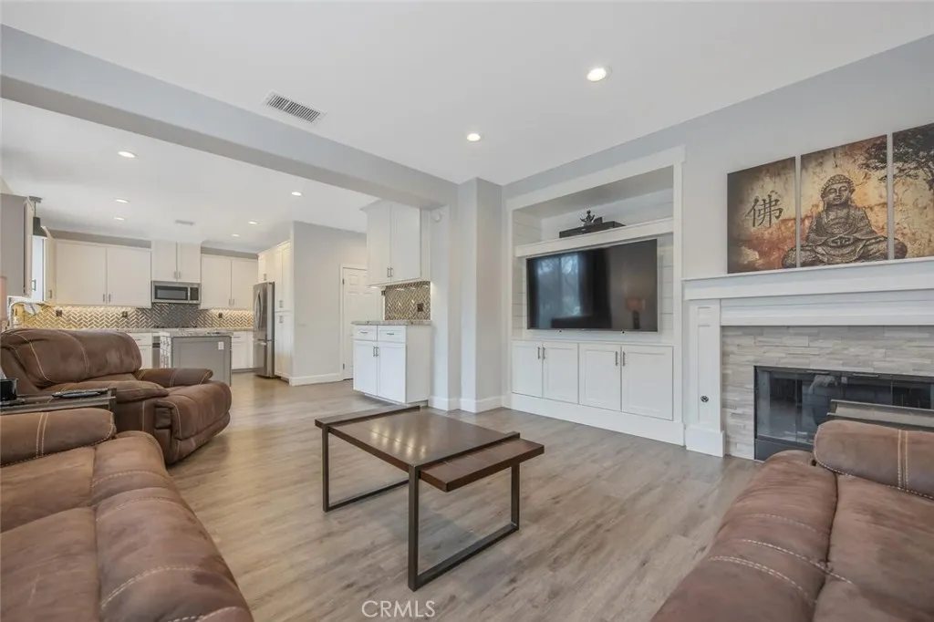 28534 Old Spanish, Saugus, California 91390 home-pic-12
