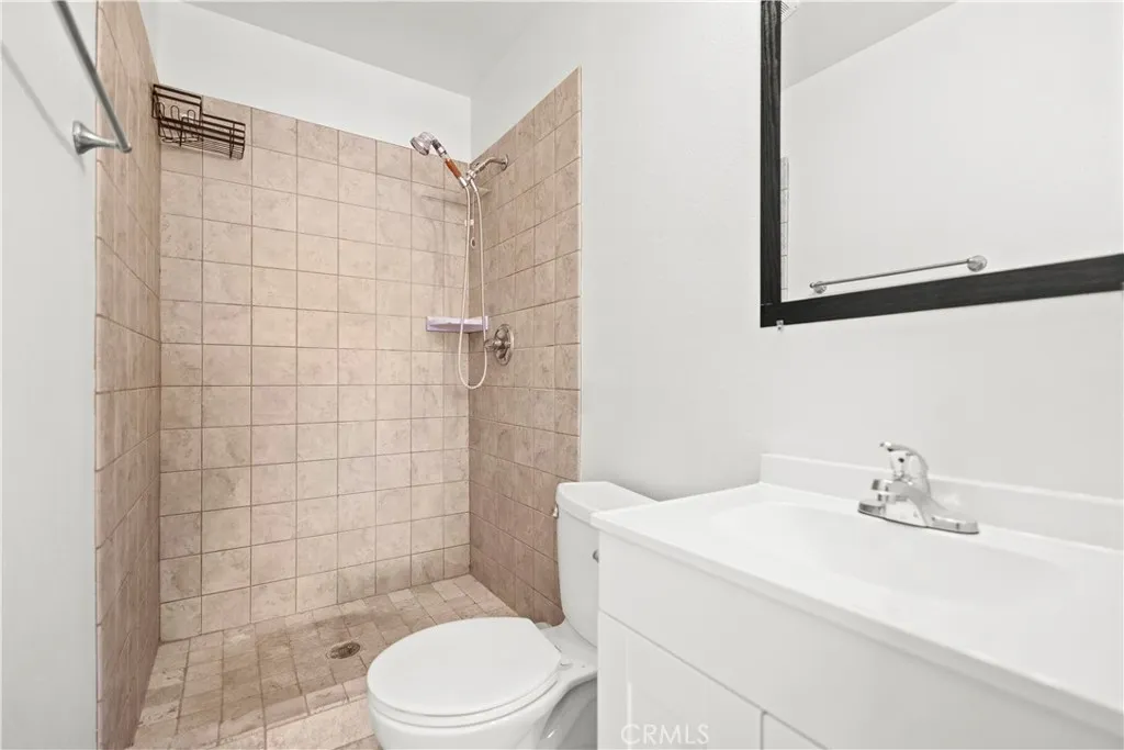 684 E Lee, Azusa, California 91702 home-pic-33