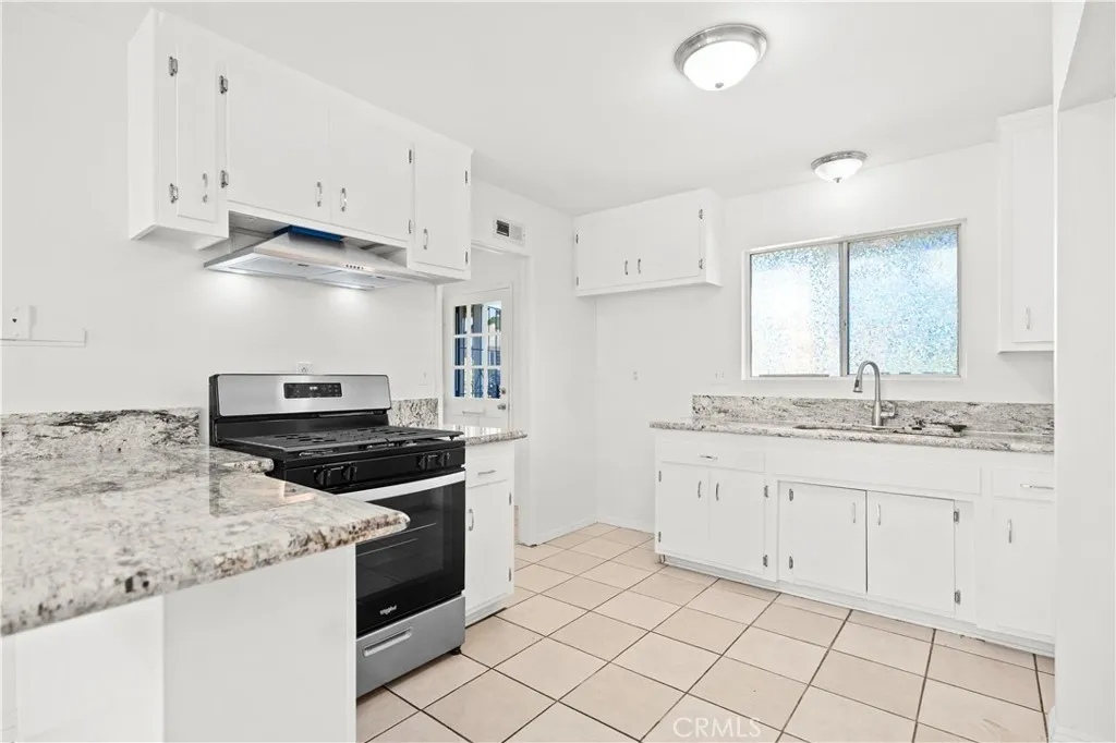 684 E Lee, Azusa, California 91702 home-pic-15