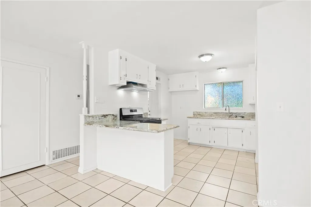 684 E Lee, Azusa, California 91702 home-pic-21
