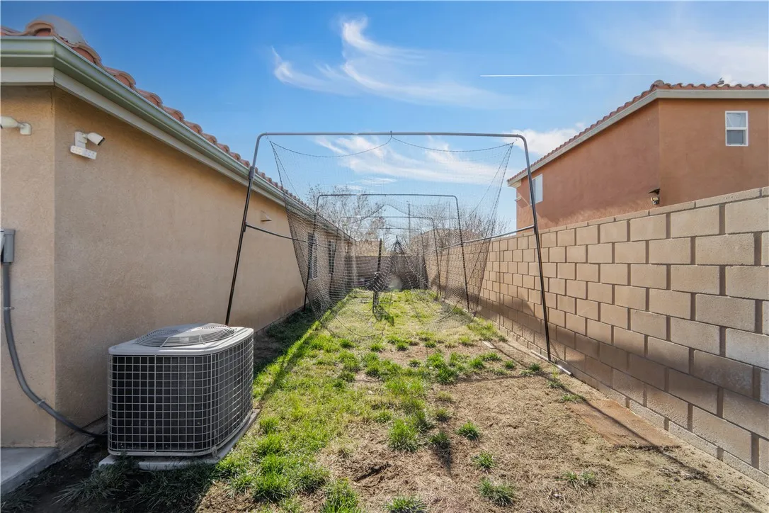 3033 De Flores, Lancaster, California 93535 home-pic-15