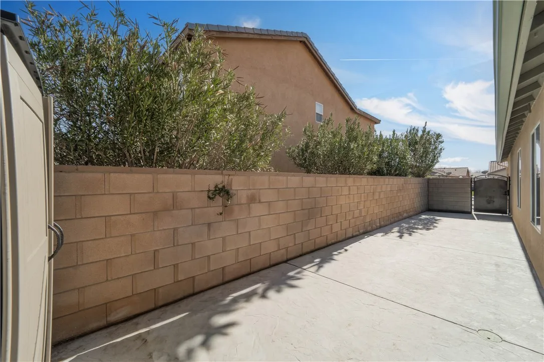 3033 De Flores, Lancaster, California 93535 home-pic-14