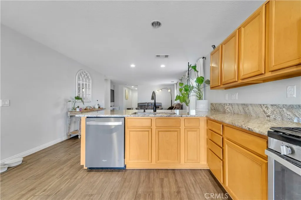 3033 De Flores, Lancaster, California 93535 home-pic-4