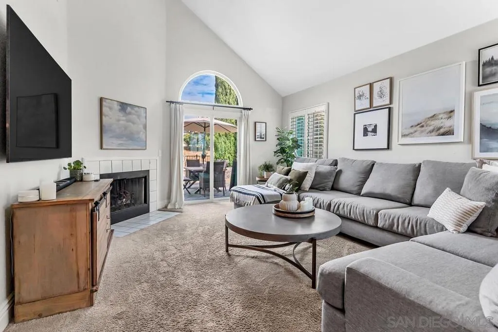 10572 Rancho Carmel Dr, San Diego, California 92128 home-pic-7