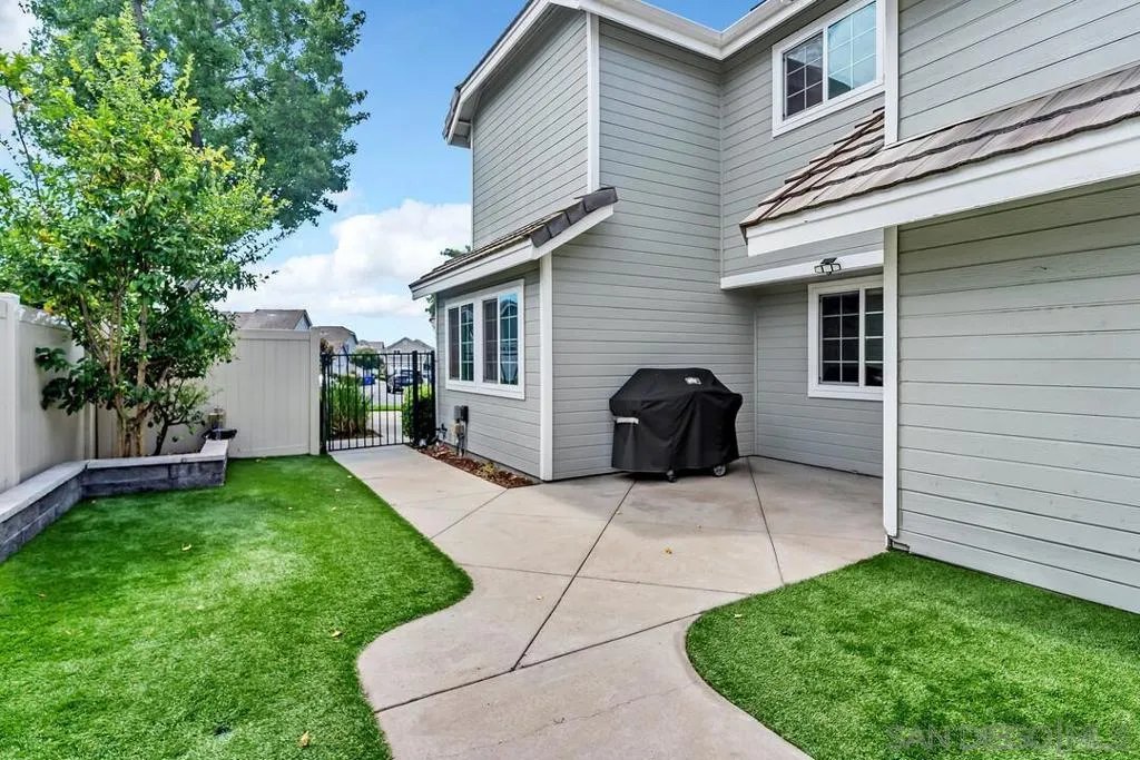 10572 Rancho Carmel Dr, San Diego, California 92128 home-pic-3