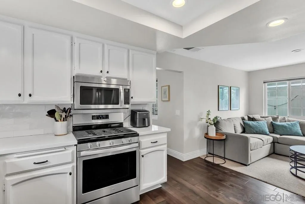 10572 Rancho Carmel Dr, San Diego, California 92128 home-pic-14