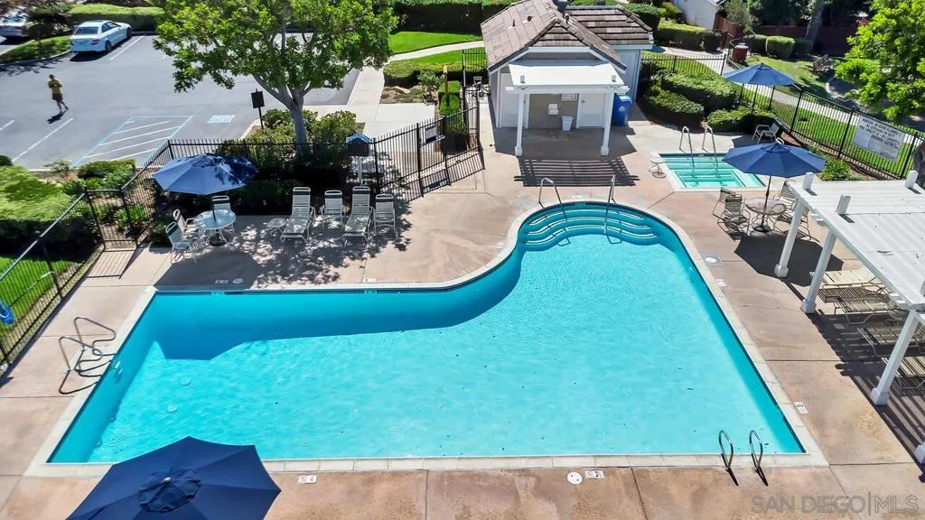 10572 Rancho Carmel Dr, San Diego, California 92128 home-pic-33