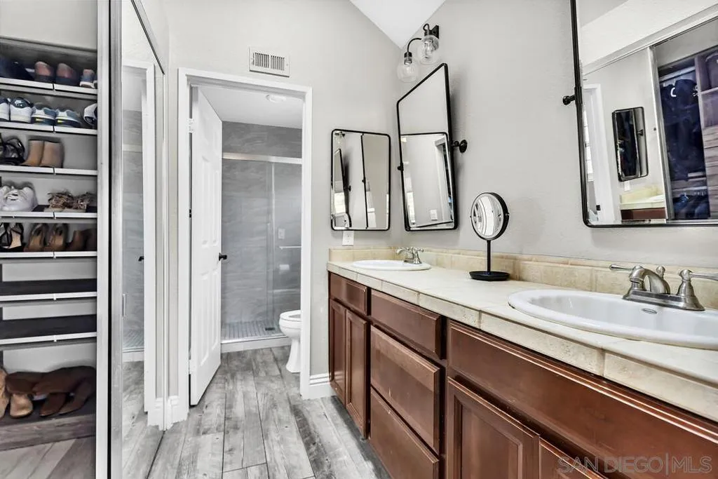 10572 Rancho Carmel Dr, San Diego, California 92128 home-pic-18