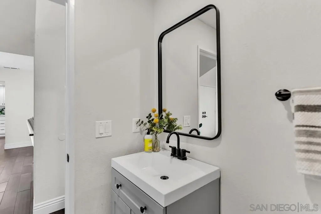 10572 Rancho Carmel Dr, San Diego, California 92128 home-pic-15
