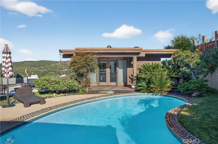 detached Guest House