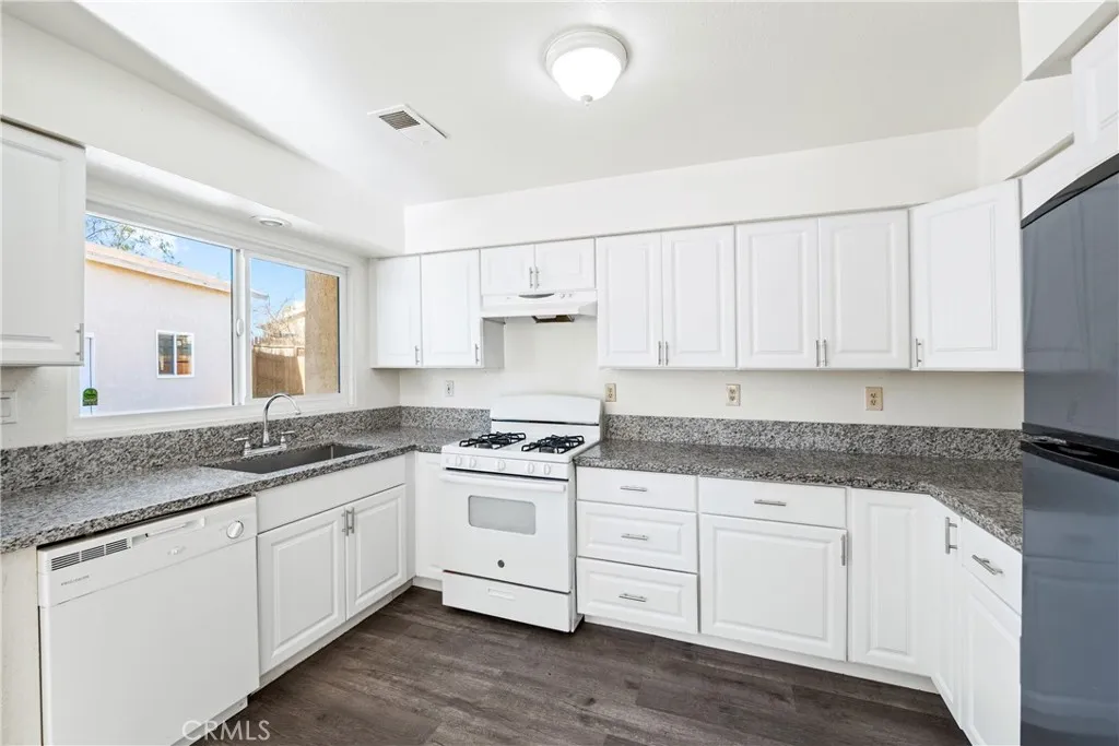 13341 Holbeck Court, Moreno Valley, California 92553 home-pic-11