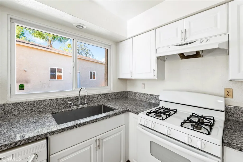 13341 Holbeck Court, Moreno Valley, California 92553 home-pic-12