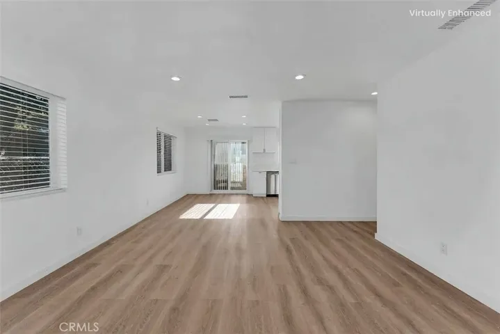 Back Unit Living Room