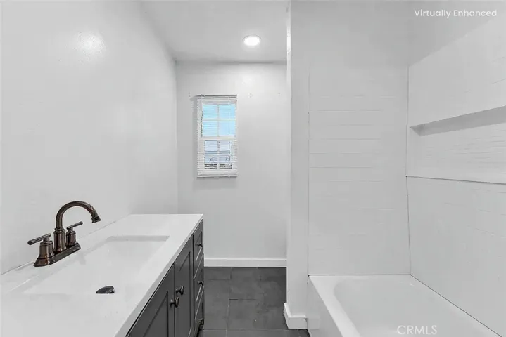 Front unit guest bath