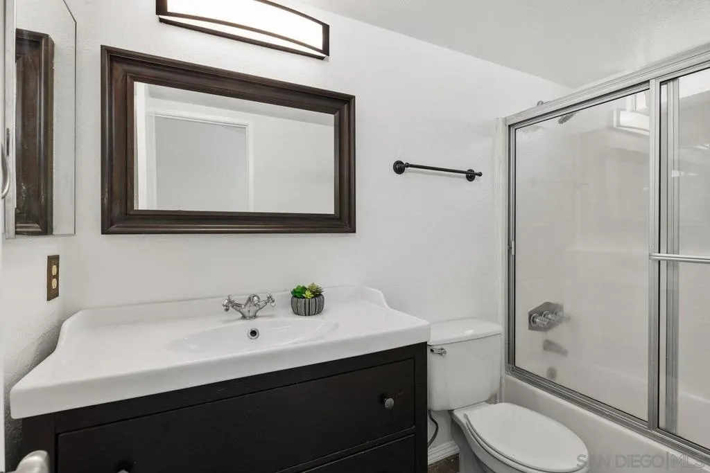 6161 Calle Mariselda 408, San Diego, California 92124 home-pic-21
