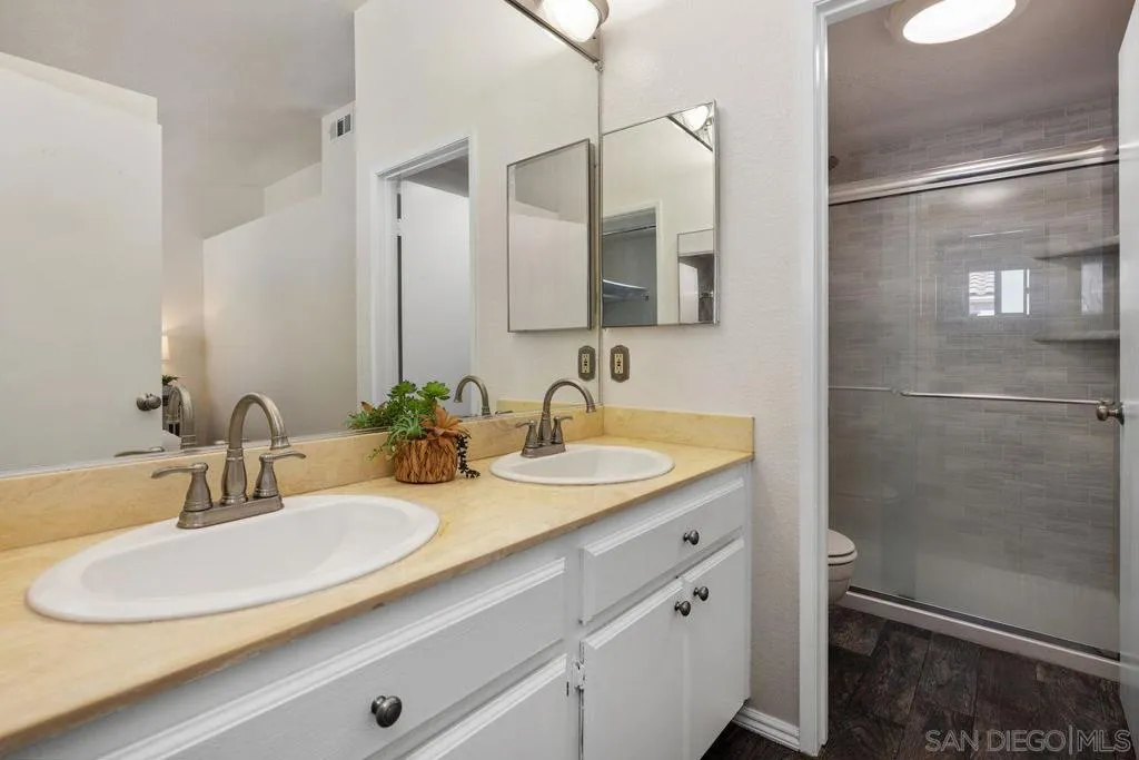 6161 Calle Mariselda 408, San Diego, California 92124 home-pic-16