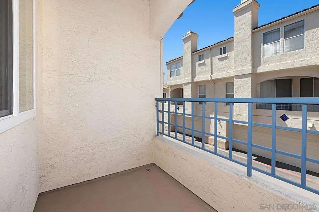 6161 Calle Mariselda 408, San Diego, California 92124 home-pic-8