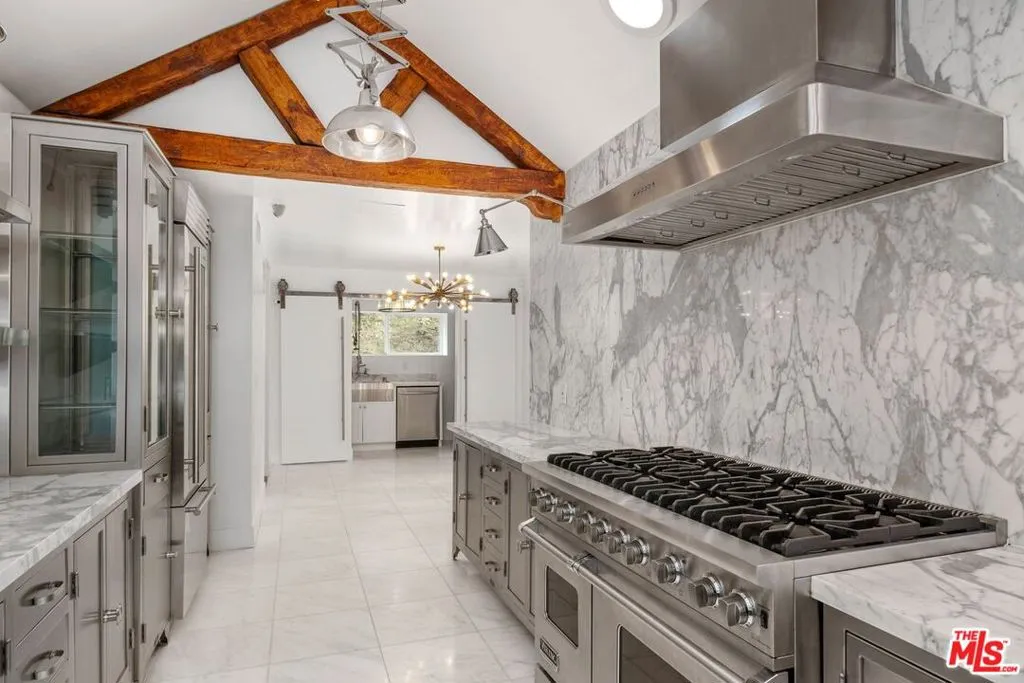 2250 Nichols Canyon Road, Los Angeles, California 90046 home-pic-4