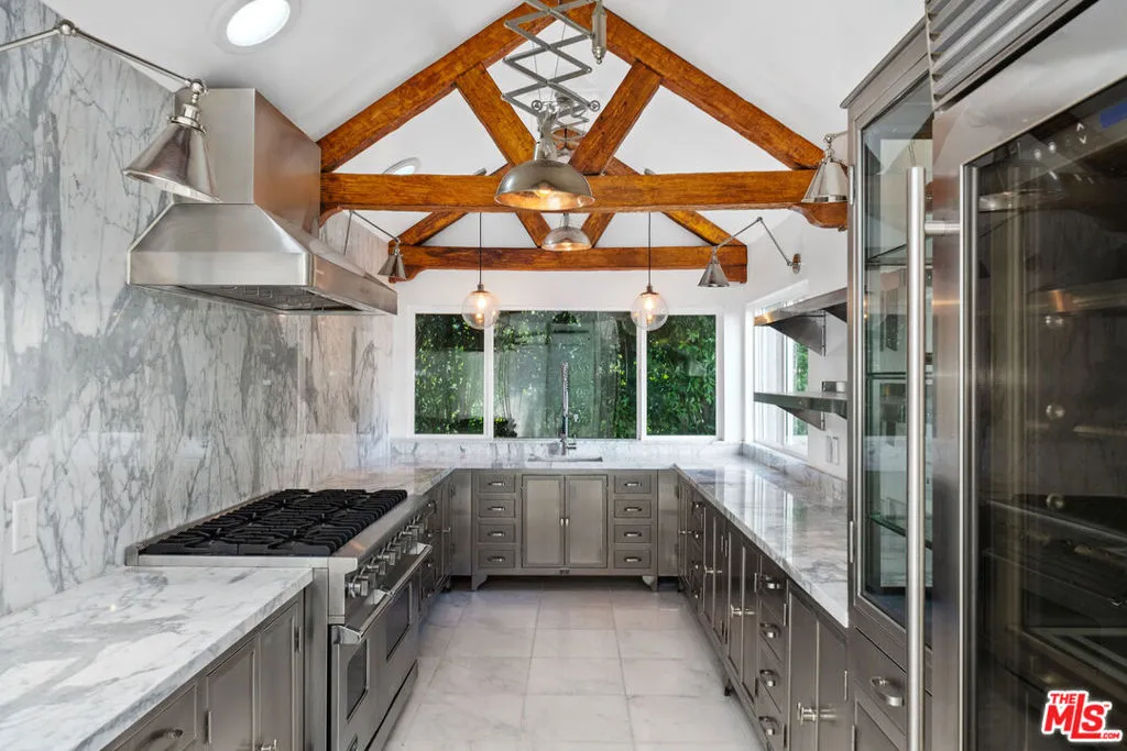 2250 Nichols Canyon Road, Los Angeles, California 90046 home-pic-3