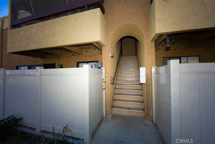 Stairs unit to the left