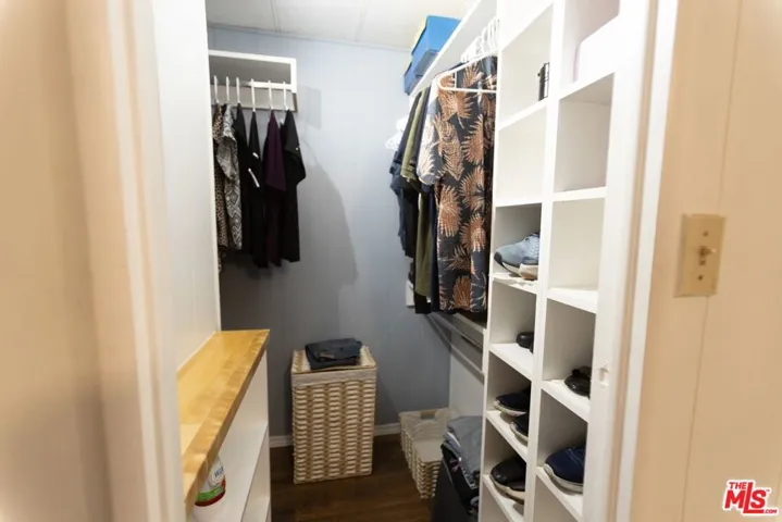Walk in closet