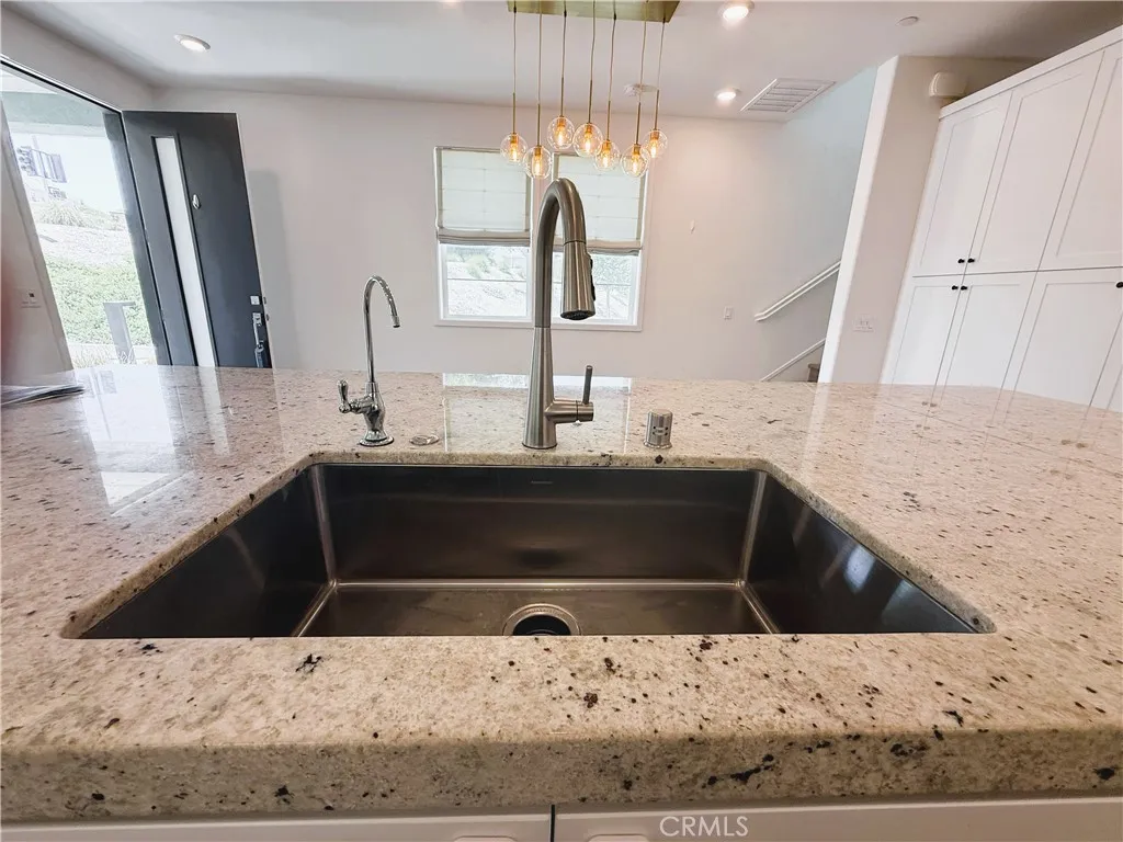 27078 Painted Sky Way, Valencia, California 91381 home-pic-8