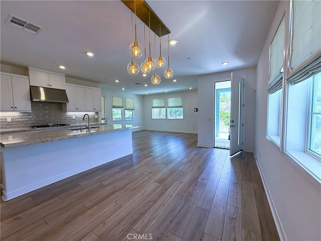 27078 Painted Sky Way, Valencia, California 91381 home-pic-5