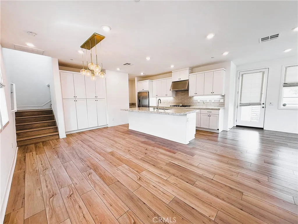 27078 Painted Sky Way, Valencia, California 91381 home-pic-9