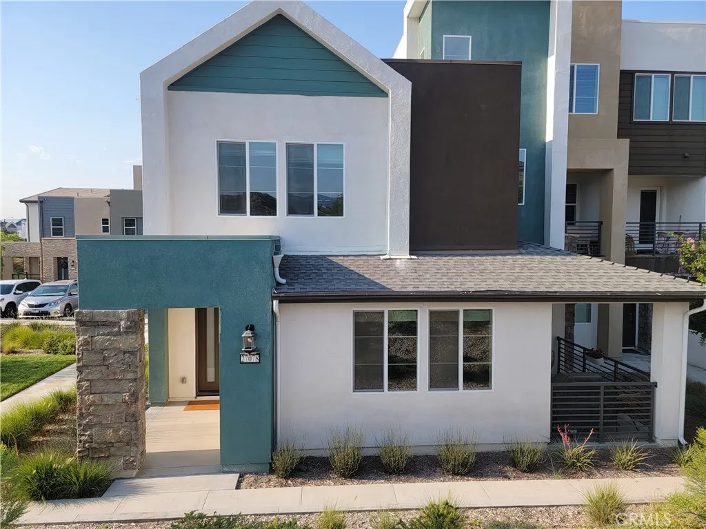 27078 Painted Sky Way, Valencia, California 91381 home-pic-2
