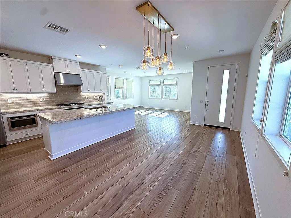 27078 Painted Sky Way, Valencia, California 91381 home-pic-1