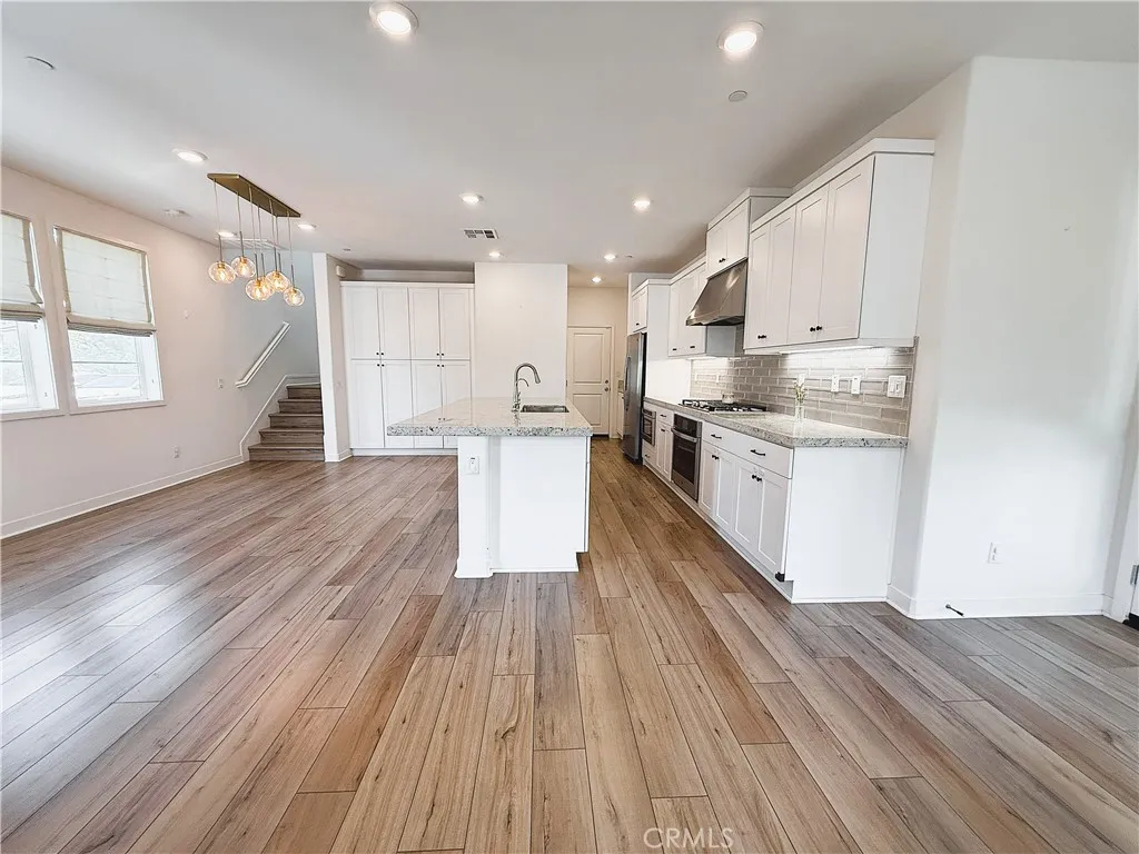 27078 Painted Sky Way, Valencia, California 91381 home-pic-3