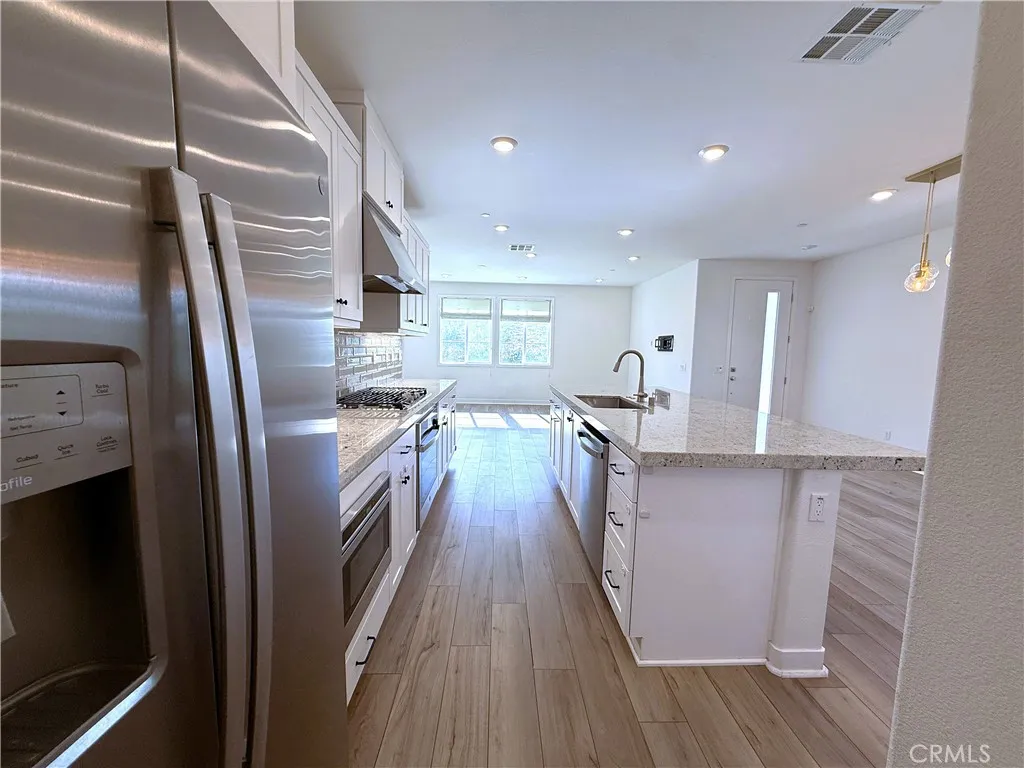 27078 Painted Sky Way, Valencia, California 91381 home-pic-12